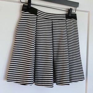 CLUB MONACO STRIPE PLEATED SKIRT